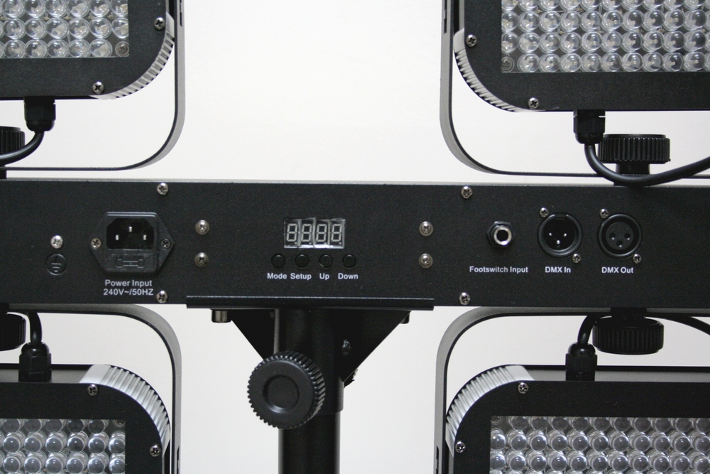 Прожектор INVOLIGHT SBL1008