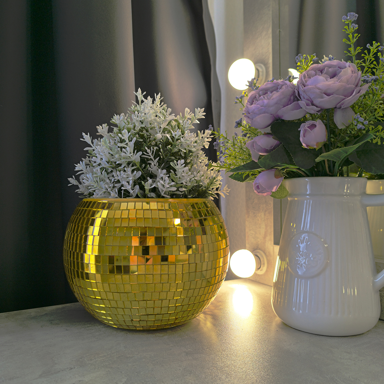 Зеркальное  кашпо настольное в форме диско-шара, 20 см золотое