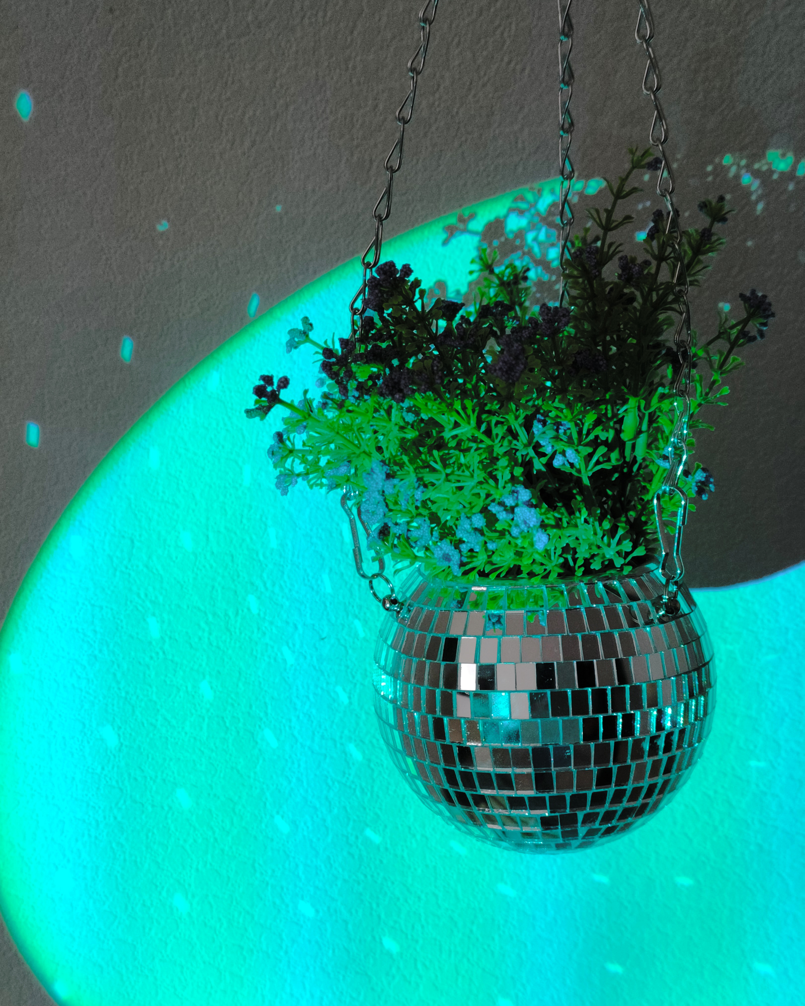 Зеркальное подвесное кашпо в форме диско-шара, 12 см серебряное