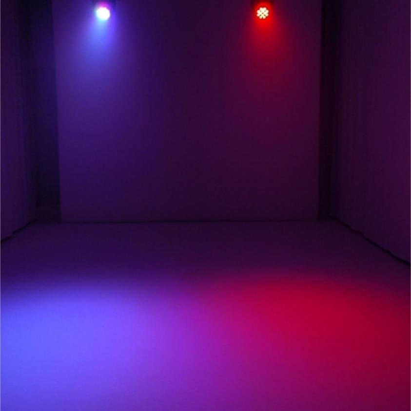 Вращающаяся голова Ross Mobi Led Wash Zoom RGBW 12x12W