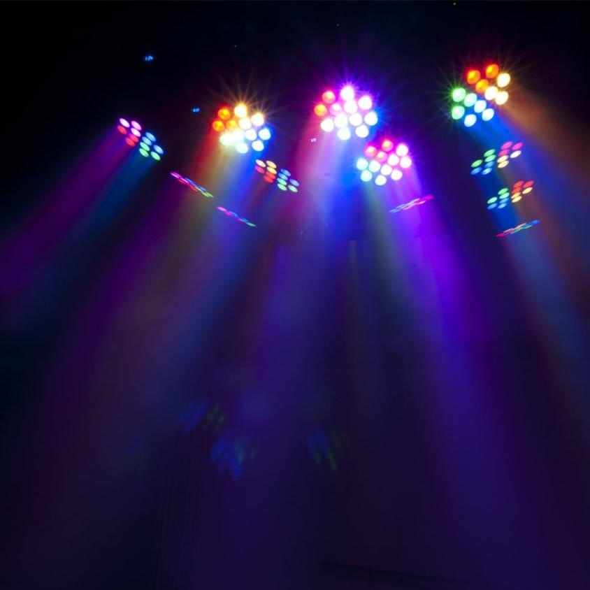 Вращающаяся голова Ross Buzzi LED Zoom RGBW 12x15W