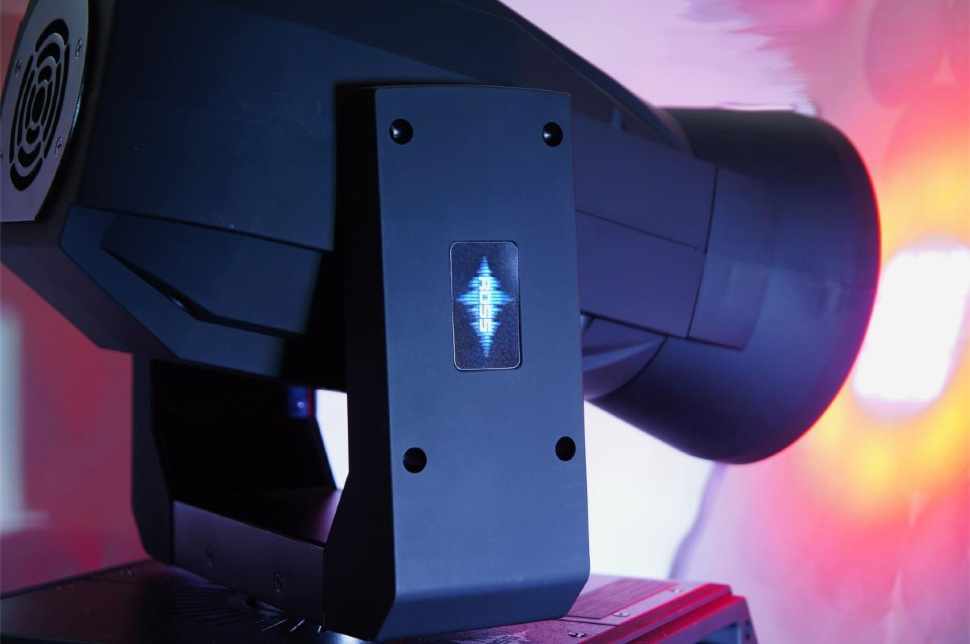 Вращающаяся голова Ross Binary led beam 60w