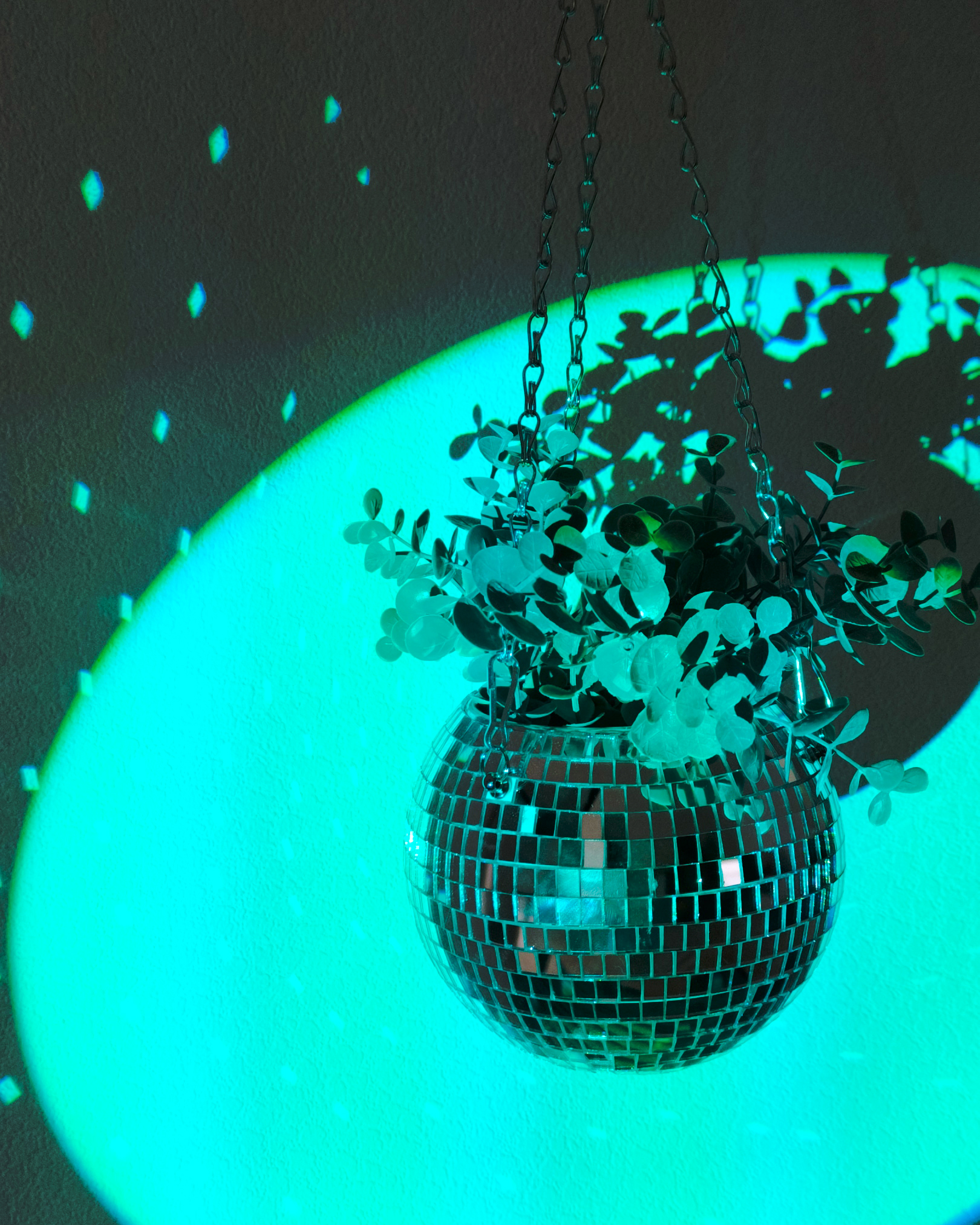 Зеркальное подвесное кашпо в форме диско-шара, 15 см серебряное