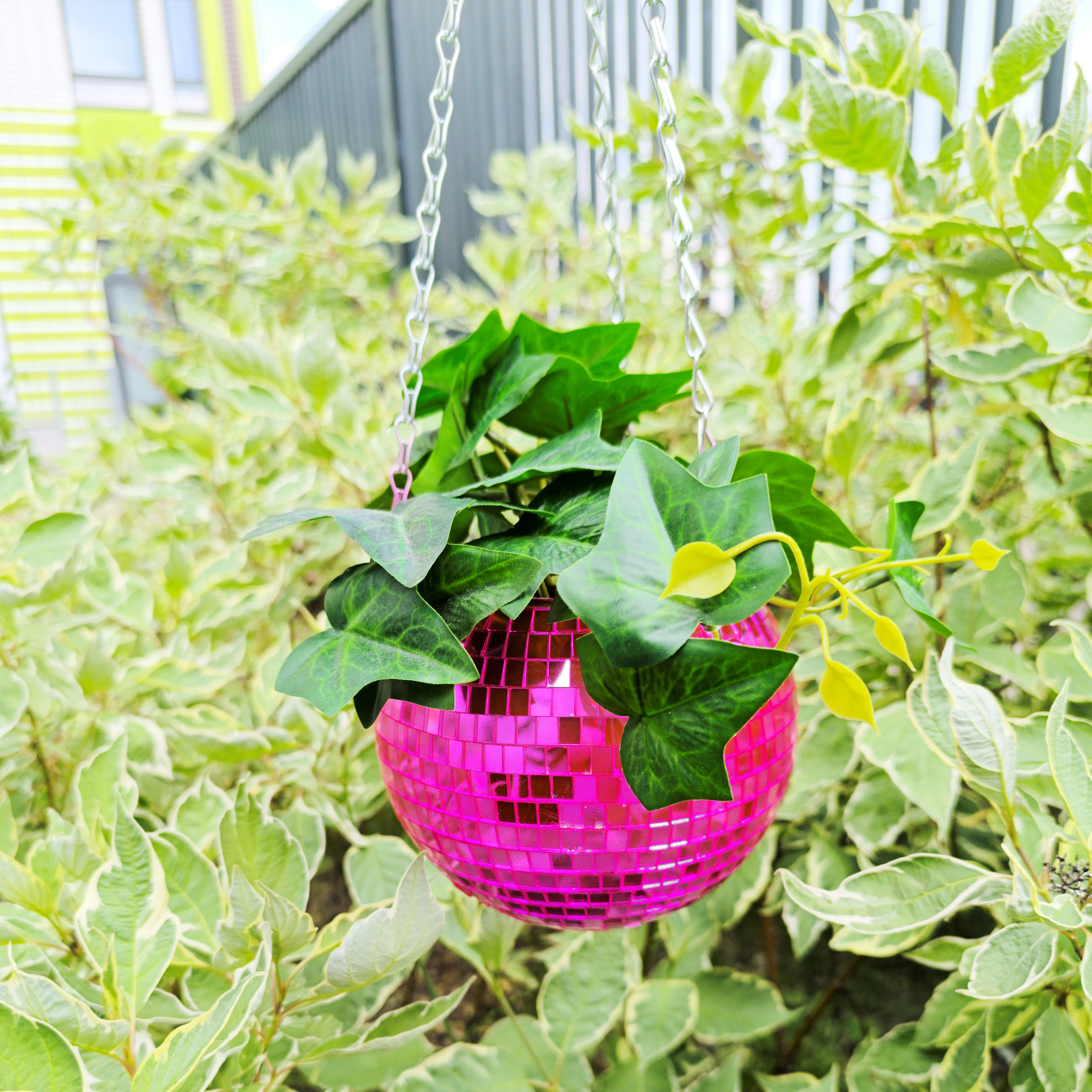 Зеркальное подвесное кашпо в форме диско-шара, 15 см пурпурное