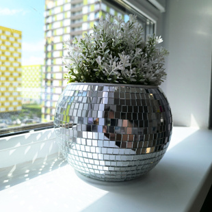 Зеркальное  кашпо настольное в форме диско-шара, 20 см серебряное