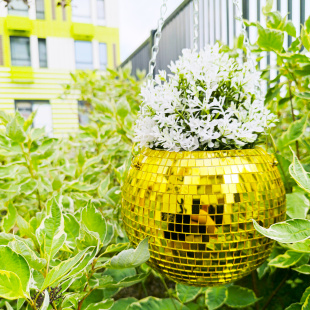 Зеркальное подвесное кашпо в форме диско-шара, 20 см золотое